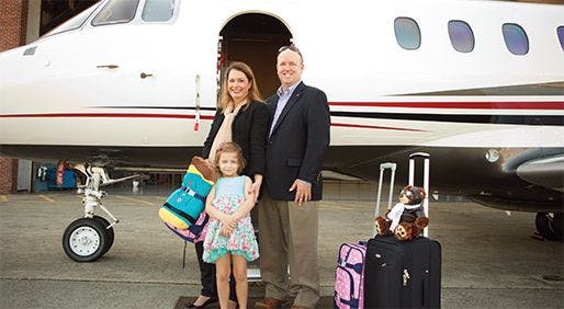 Two-time cancer
survivor AVA with
mom, NICKELLE,
and dad, SPENCER,
before boarding a
CAN flight. They flew
from Florida to New
York City for her
treatment. - PHOTO COURTESY CORPORATE ANGELS NETWORK