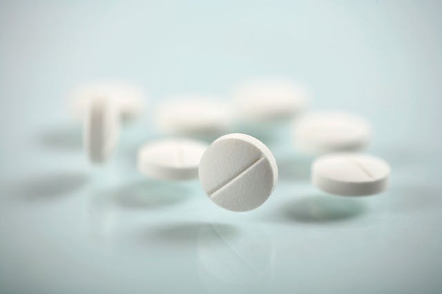pills white